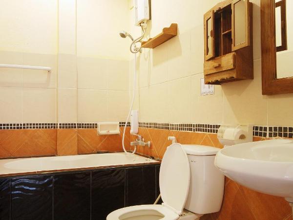 Changmoi House (Little Village) : photo 9 de la chambre chambre lits jumeaux supérieure avec terrasse