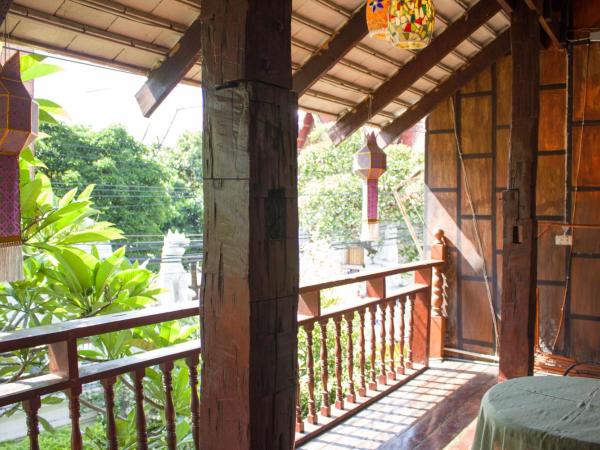 Changmoi House (Little Village) : photo 1 de la chambre chambre lit king-size - vue sur temple