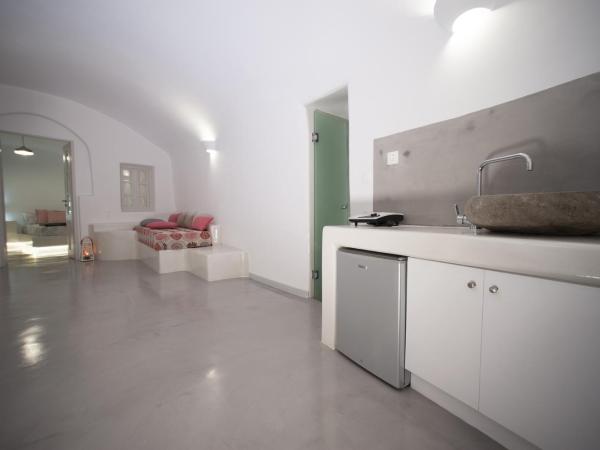 Lefteris Traditional Rooms : photo 5 de la chambre chambre familiale