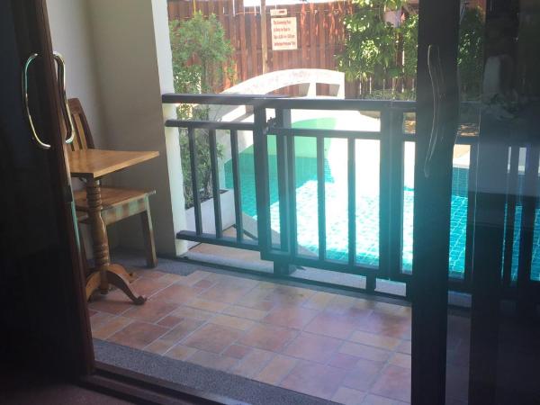 JJ Residence : photo 8 de la chambre grande chambre de luxe avec accès à la piscine