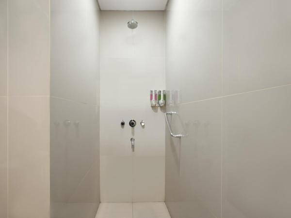 Amaris Hotel Margorejo Surabaya : photo 5 de la chambre chambre Élégante - hollywood