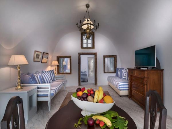 Aigialos Luxury Traditional Settlement : photo 7 de la chambre suite de l'ambassadeur - coucher de soleil