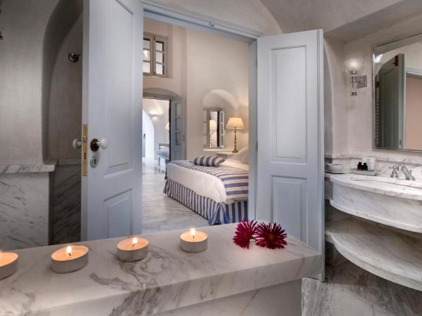 Aigialos Luxury Traditional Settlement : photo 6 de la chambre suite de l'ambassadeur - coucher de soleil