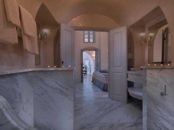 Aigialos Luxury Traditional Settlement : photo 9 de la chambre suite de l'ambassadeur - coucher de soleil