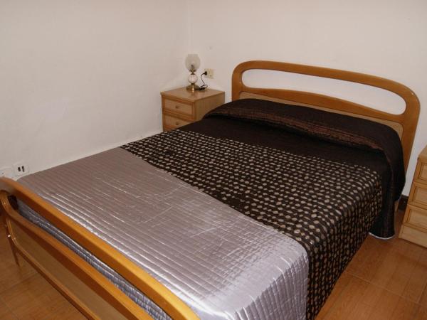 Pension Vista Alegre : photo 4 de la chambre chambre double ou lits jumeaux avec salle de bains commune