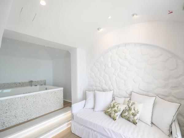 Cyano Suites : photo 3 de la chambre suite premium avec bain à remous intérieur - vue sur mer