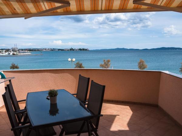 Apartments Nino 1 : photo 4 de la chambre appartement - vue sur mer