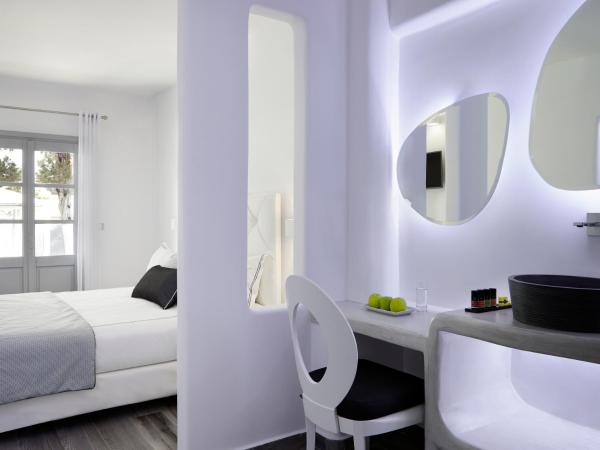 Kalisti Hotel & Suites : photo 1 de la chambre chambre deluxe avec balcon privé