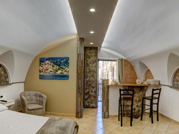 Cuore di Sorrento Suites : photo 6 de la chambre chambre double avec balcon