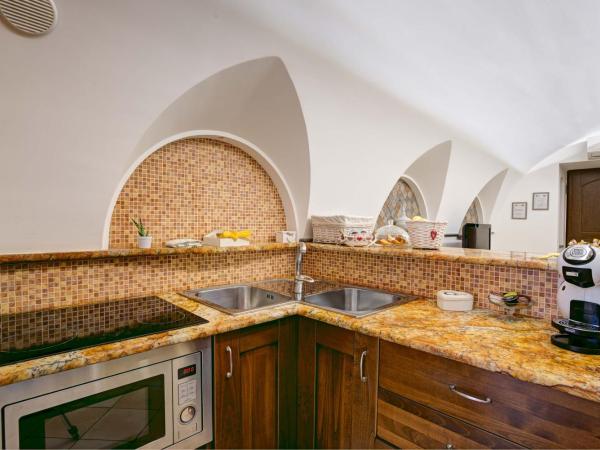 Cuore di Sorrento Suites : photo 5 de la chambre chambre double avec balcon