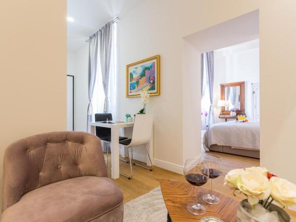 Apartment and Rooms Stay : photo 5 de la chambre chambre double deluxe