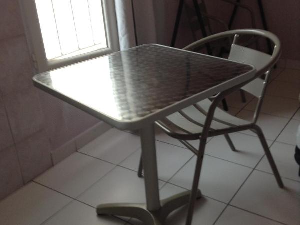 Hôtel Richard : photo 2 de la chambre chambre simple avec salle de bains commune