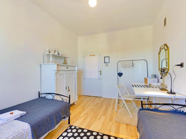 Kamienica Gdynia hotelowe komfortowe łóżka, plaża Orłowo molo : photo 9 de la chambre chambre double ou lits jumeaux - vue sur ville