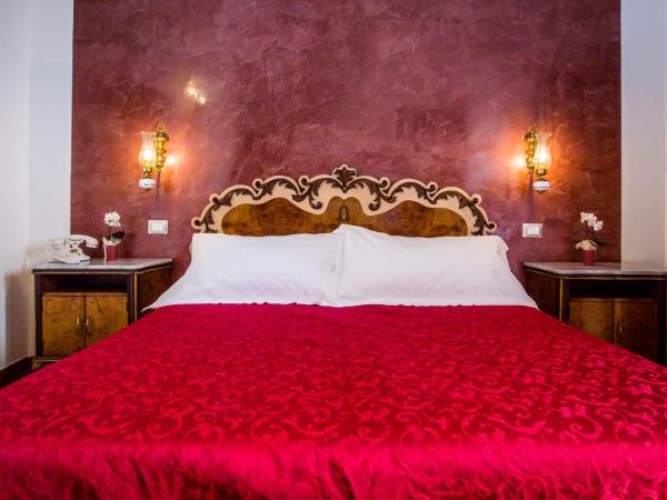 Palazzo Giunta - Porta Marina Ortigia : photo 6 de la chambre chambre double avec balcon - vue sur mer