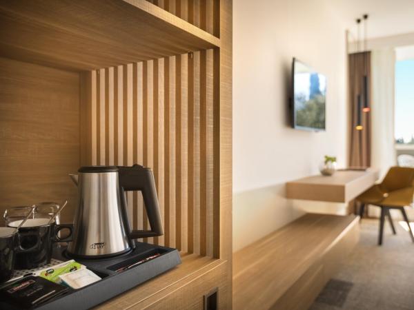 Eden Hotel by Maistra Collection : photo 5 de la chambre chambre lits jumeaux supérieure avec lit d'appoint