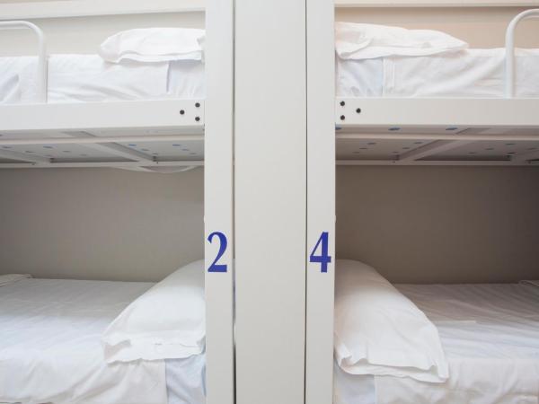 Malaga Stop Hostel AB : photo 10 de la chambre lit dans dortoir mixte de 8 lits