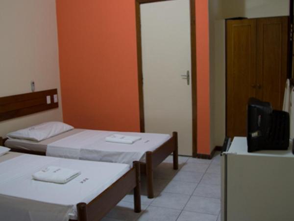 Hotel Porto Da Barra : photo 4 de la chambre chambre triple