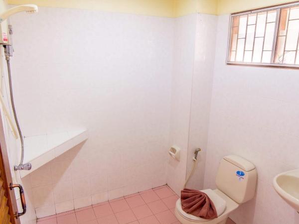 Pongphen Guesthouse - SHA Plus Certified : photo 10 de la chambre chambre double standard
