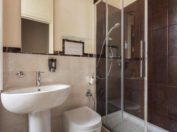 Casa Angelica : photo 4 de la chambre petite chambre double avec salle de bains privative