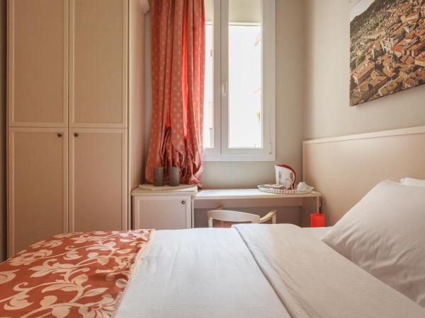 Casa Angelica : photo 1 de la chambre petite chambre double avec salle de bains privative