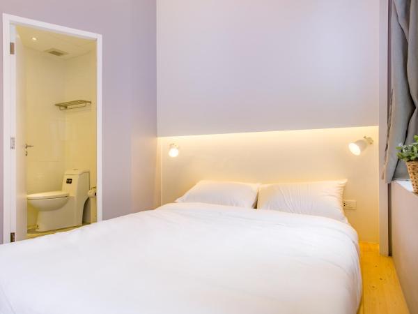 Norn Yaowarat Hotel : photo 2 de la chambre chambre double avec salle de bains privative