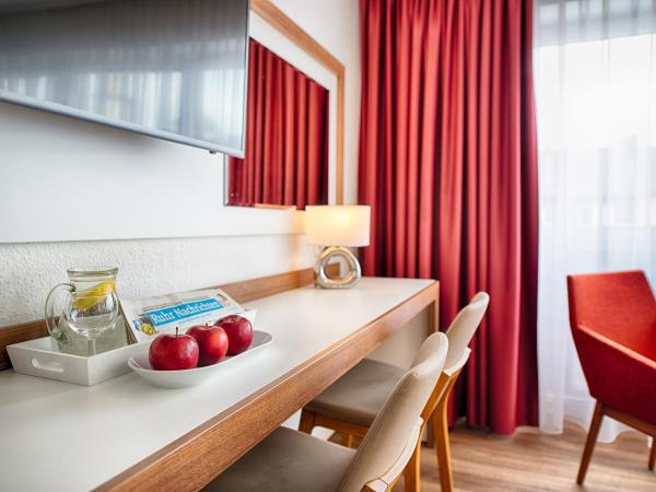 Hotel Senator : photo 6 de la chambre chambre double standard