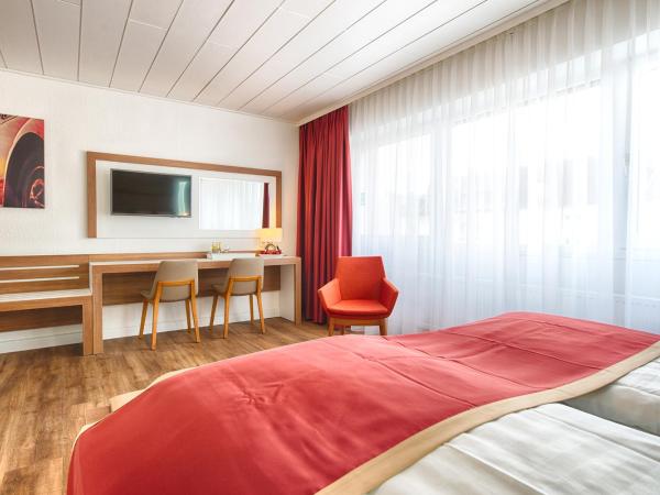 Hotel Senator : photo 7 de la chambre chambre double standard