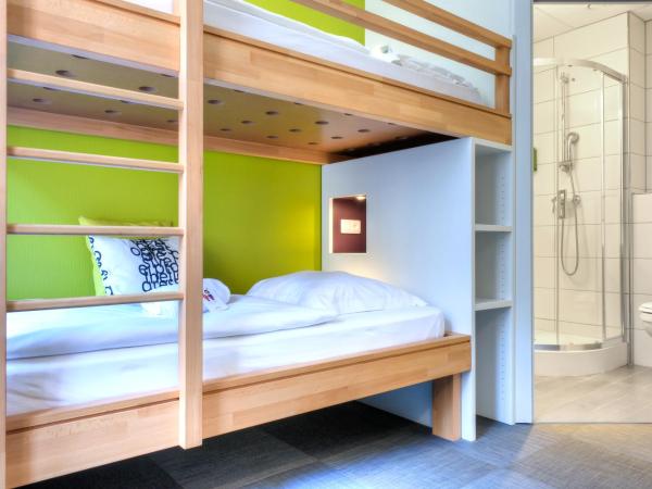 Ciarus : photo 5 de la chambre chambre lits superposés avec salle de bains privative