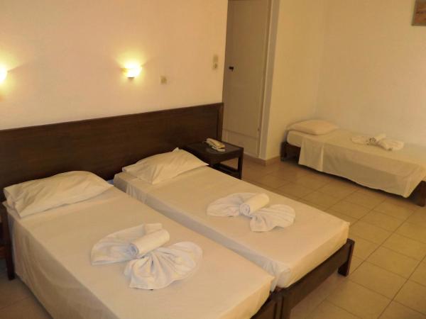 Poseidon Hotel : photo 9 de la chambre chambre triple