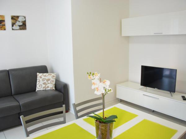 Green Residence : photo 4 de la chambre appartement avec balcon