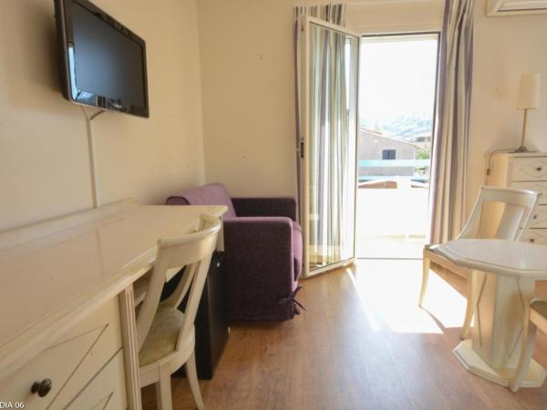 Hôtel Méditerranée : photo 1 de la chambre chambre triple - vue latérale sur mer - premier Étage