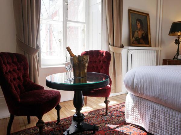 Hôtel Marie-Rollet : photo 3 de la chambre chambre standard lit queen-size