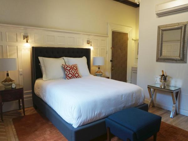 Hôtel Marie-Rollet : photo 2 de la chambre chambre standard lit queen-size