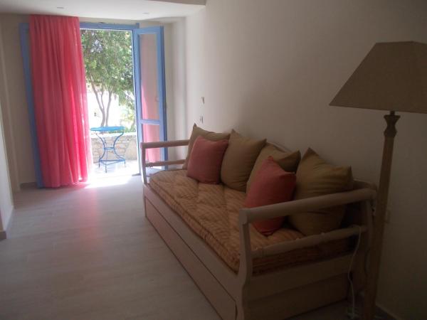 Alkyoni Beach Hotel : photo 3 de la chambre chambre familiale