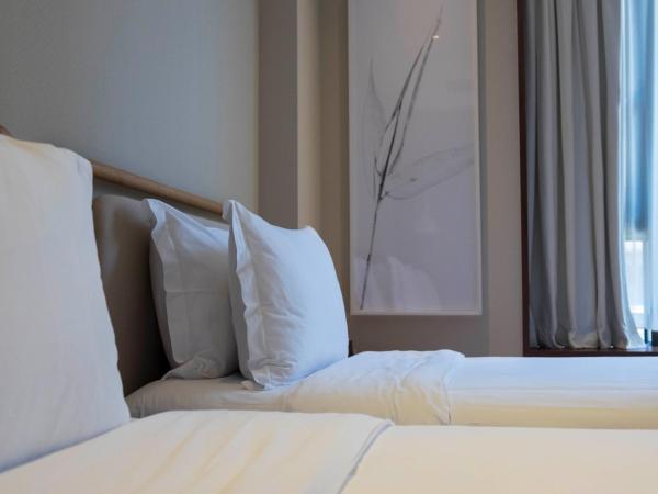 The Nook Hotel Hangzhou - A design hotel, Near subway : photo 5 de la chambre twin bed room-free minibar and free daily afternoon tea