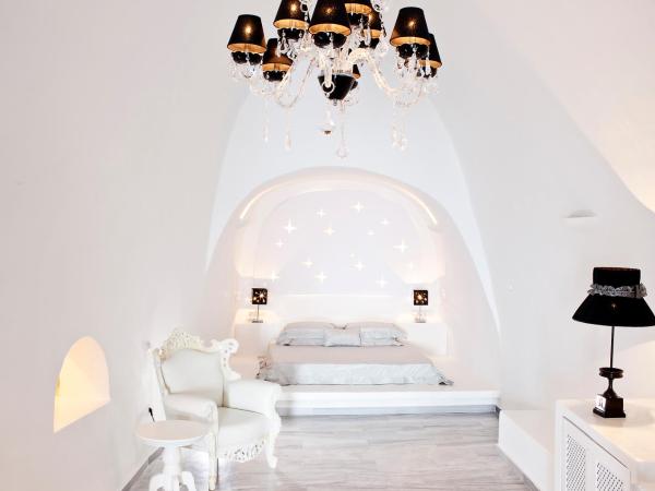 Asteras Villas : photo 1 de la chambre suite la luna avec jacuzzi - vue sur caldera