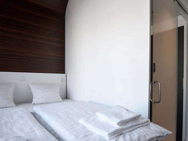 Steel House Copenhagen : photo 3 de la chambre chambre double avec salle de bains privative