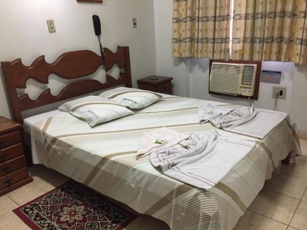 Hotel Ferreira Viana : photo 3 de la chambre chambre double ou lits jumeaux avec salle de bains