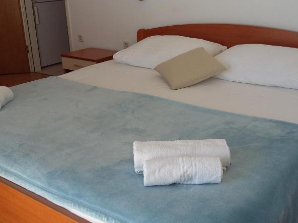 Apartments & Room Marina View : photo 3 de la chambre chambre double avec balcon - vue sur mer