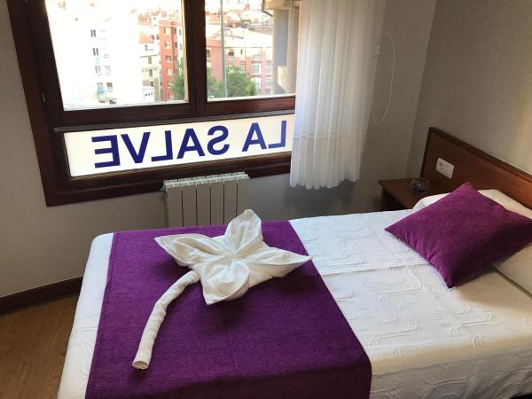 Pensión La Salve : photo 2 de la chambre chambre double