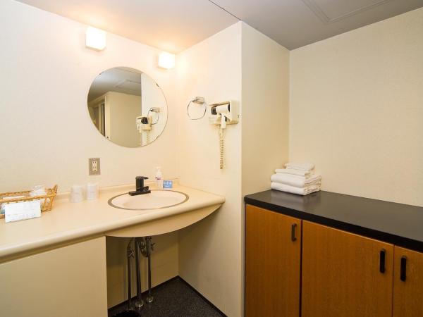 The Residential Suites Fukuoka : photo 2 de la chambre chambre simple attribuée à l'enregistrement - fumeurs