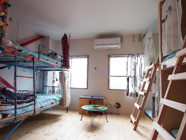 Kamagasaki University of the Arts Cafe Garden Guest House aka Cocoroom : photo 4 de la chambre lit superposé dans dortoir pour femmes 