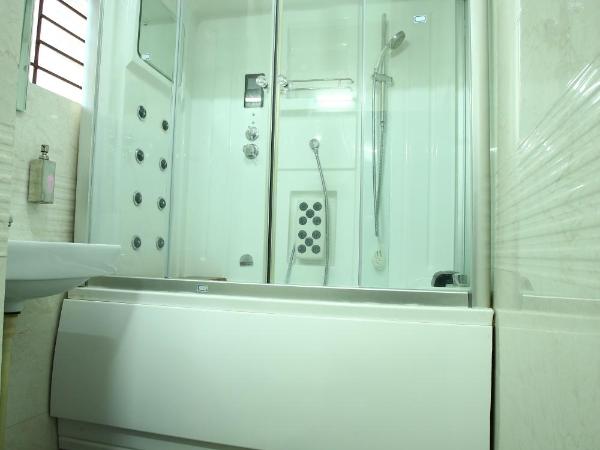 Hotel RR International : photo 6 de la chambre suite avec jacuzzi