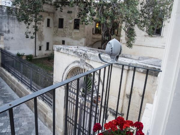 Palazzo Sant'Anna Lecce : photo 5 de la chambre chambre double deluxe avec balcon
