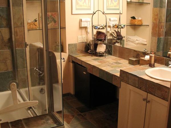 Mon Ami Bed and Breakfast : photo 4 de la chambre chambre lit king-size