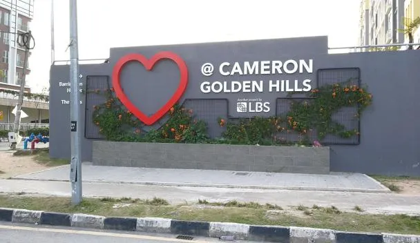 Azzalea Terrace House @ Golden Hills Night Market Cameron Highlands ...