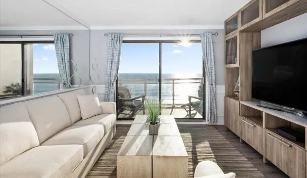 Oceanfront 2 Bedroom Modern Beach Condo w Pool