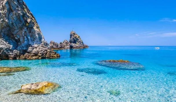 The 10 best beach hotels in Palmi, Italy | Booking.com