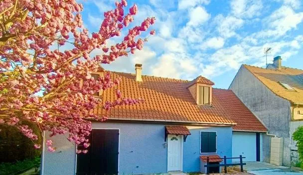 Bedrooms in a House in Quiet Village, Congerville (updated prices 2026)