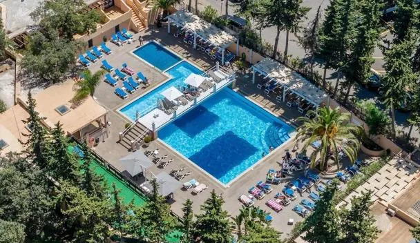 Pool Side Maria Studio on Maria Luisa Beach Wifi Parking Swimming Pool, Olhos de Água ...